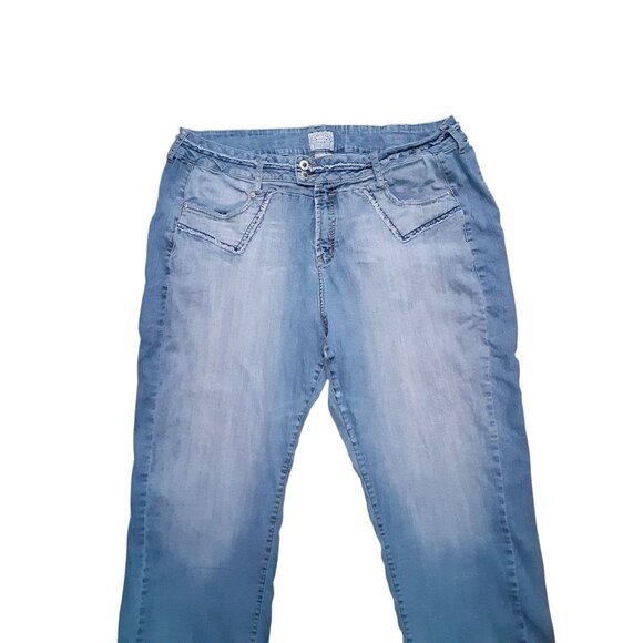 Carolina Blues Jeans Womens Plus Size 24W Blue Light Wash Relaxed Straight Fit - Picture 2 of 8